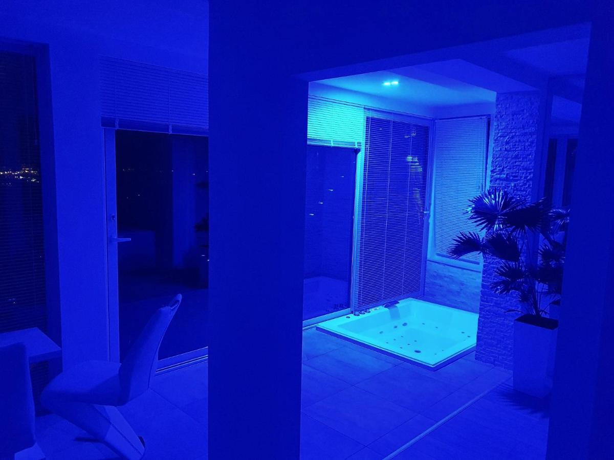 Penthouse Jacuzzi & Pool Apartmants Опатия Экстерьер фото