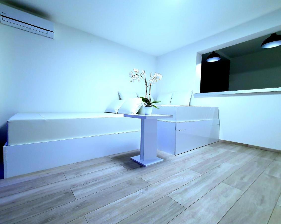 Penthouse Jacuzzi & Pool Apartmants Опатия Экстерьер фото