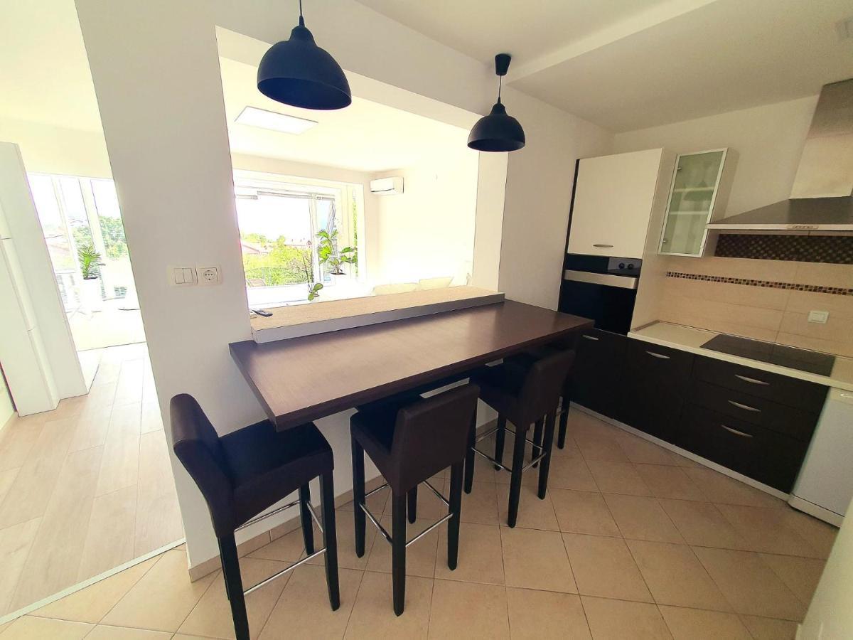 Penthouse Jacuzzi & Pool Apartmants Опатия Экстерьер фото